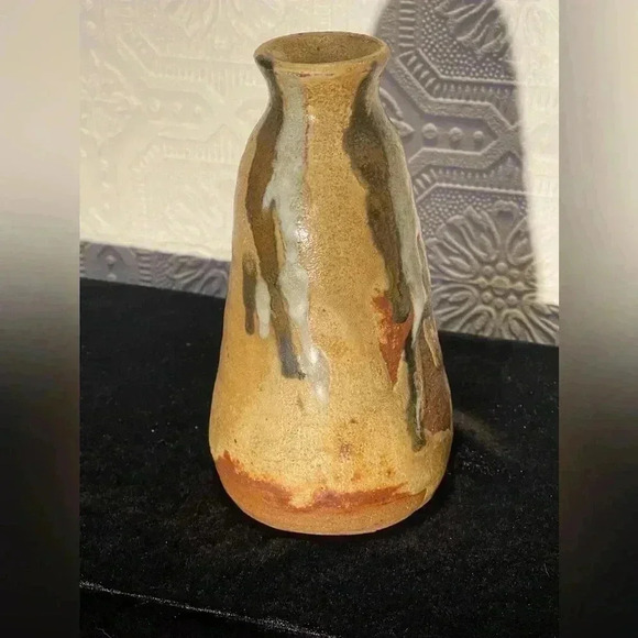 Tan brown ceramic flower bud vase 70s signed by artist pottery - Picture 5 of 11